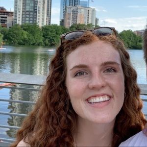 Meet your Posher, Caroline